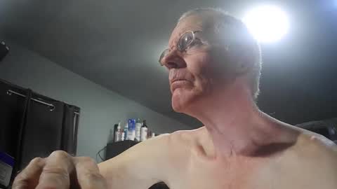 fantasyresort online show from April 20, 3:09 am