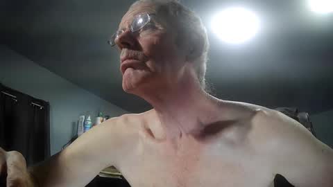 fantasyresort online show from December 2, 4:04 am