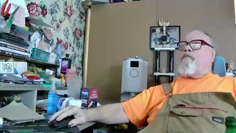 Snapshot of fatfreddythecat chatting on February 2, 9:23 pm Fred. online show from February 2, 9:23 pm
