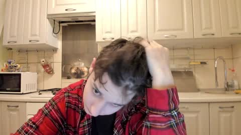 Snapshot of fckmikh chatting on December 23, 7:52 pm Michael online show from December 23, 7:52 pm
