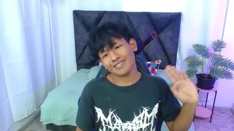 Snapshot of feliix18 chatting on September 15, 8:32 pm Felix online show from September 15, 8:32 pm