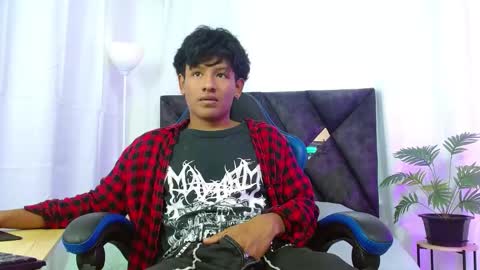Snapshot of feliix18 chatting on September 22, 8:19 pm Felix online show from September 22, 8:19 pm