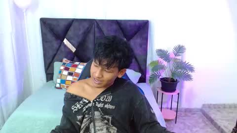 Snapshot of feliix18 chatting on September 9, 8:19 pm Felix online show from September 9, 8:19 pm