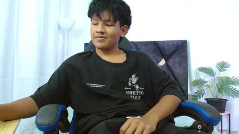 Snapshot of feliix18 chatting on September 11, 8:41 pm Felix online show from September 11, 8:41 pm