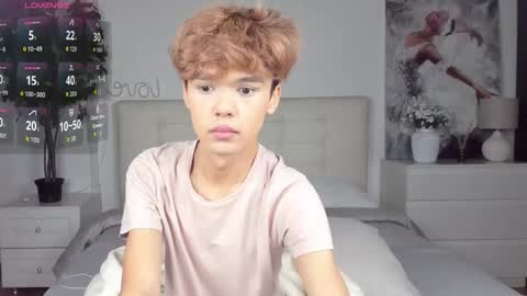 Snapshot of felix_rey chatting on October 3, 6:24 pm Felix online show from October 3, 6:24 pm