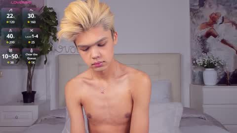 Snapshot of felix_rey chatting on March 4, 5:24 pm Felix online show from March 4, 5:24 pm