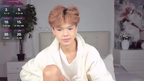 Snapshot of felix_rey chatting on September 24, 4:27 pm Felix online show from September 24, 4:27 pm