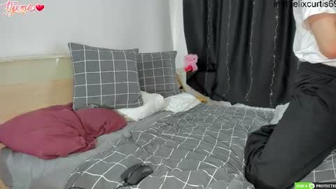 felixcurt online show from June 23, 11:58 am
