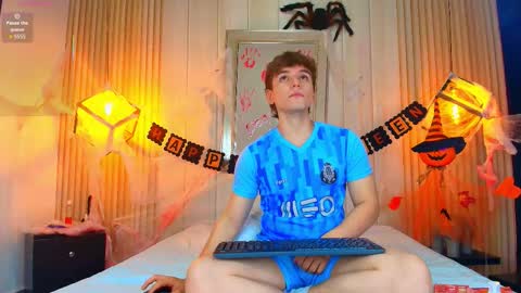 Femboy Max online show from October 20, 12:42 pm