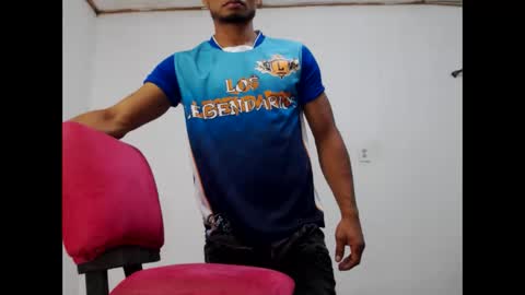 Snapshot of fernandez_latinblack chatting on January 23, 1:19 am fernandez_latinblack online show from January 23, 1:19 am