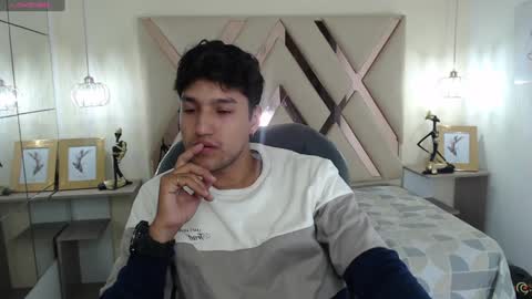 Snapshot of ferphoenix_ chatting on January 12, 3:28 am FER PHOENIX online show from January 12, 3:28 am