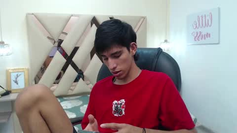 Snapshot of ferphoenix_ chatting on February 26, 5:42 am FER PHOENIX online show from February 26, 5:42 am