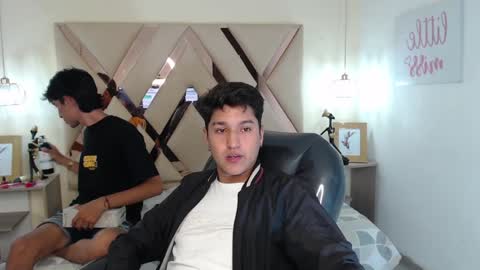 Snapshot of ferphoenix_ chatting on January 8, 4:12 am FER PHOENIX online show from January 8, 4:12 am