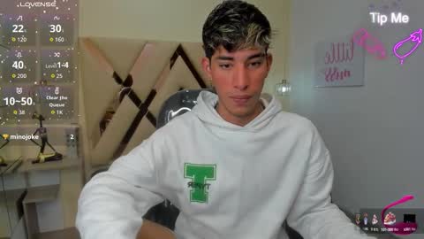 Snapshot of ferphoenix_ chatting on October 16, 4:20 am FER PHOENIX online show from October 16, 4:20 am