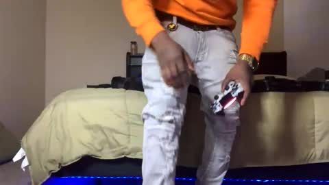 fettifinesor online show from February 5, 12:17 am