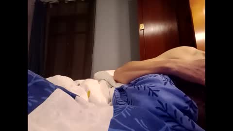 fifi010203 online show from April 28, 6:18 am