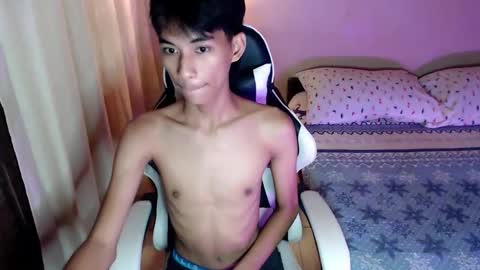 fineboii_rey18 online show from December 14, 1:18 pm