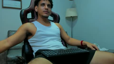 fire_boy69 online show from December 18, 5:20 pm