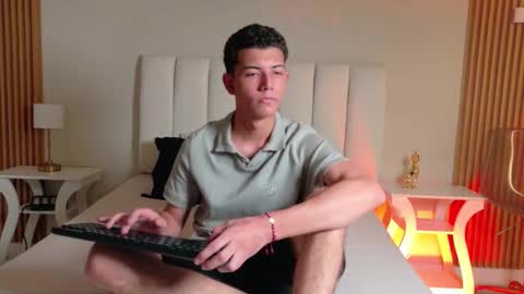 Nicolas online show from March 9, 8:03 pm