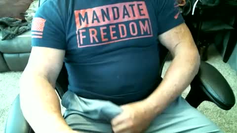 Snapshot of fitguy40 chatting on January 12, 8:03 pm fitguy40 online show from January 12, 8:03 pm