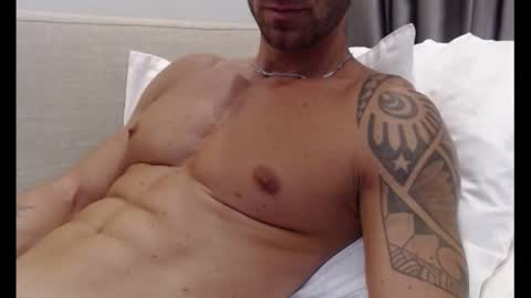 Snapshot of fitness1989 chatting on October 8, 6:40 am fitness1989 online show from October 8, 6:40 am