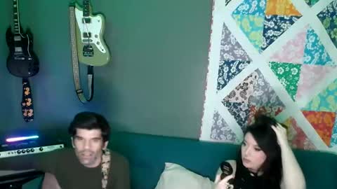 Flannel Dong online show from November 22, 6:13 am