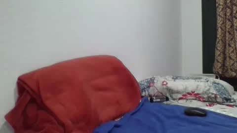 flylen online show from April 7, 9:15 pm