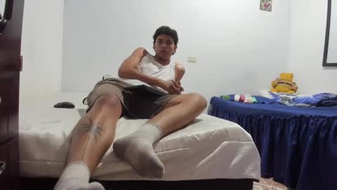 Snapshot of foot_master777 chatting on December 28, 10:55 pm foot_master777 online show from December 28, 10:55 pm