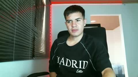 Snapshot of franccesco_699 chatting on March 3, 2:42 pm franccesco_699 online show from March 3, 2:42 pm