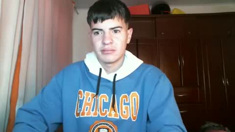 Snapshot of franccesco_699 chatting on December 22, 4:27 pm franccesco_699 online show from December 22, 4:27 pm