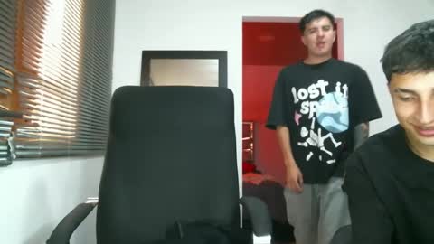 Snapshot of franccesco_699 chatting on September 18, 9:17 pm franccesco_699 online show from September 18, 9:17 pm