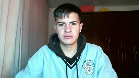 Snapshot of franccesco_699 chatting on December 5, 4:01 pm franccesco_699 online show from December 5, 4:01 pm