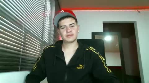 Snapshot of franccesco_699 chatting on January 21, 10:30 pm franccesco_699 online show from January 21, 10:30 pm