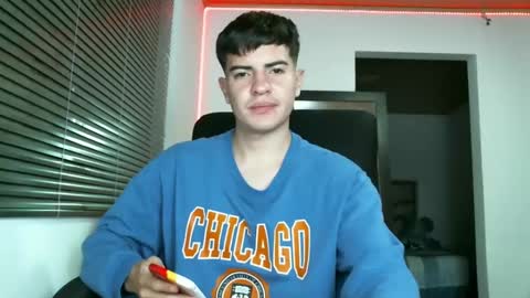 Snapshot of franccesco_699 chatting on January 11, 1:59 am franccesco_699 online show from January 11, 1:59 am