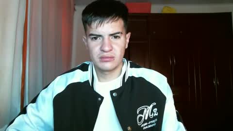 Snapshot of franccesco_699 chatting on December 3, 3:22 pm franccesco_699 online show from December 3, 3:22 pm