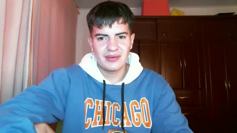 Snapshot of franccesco_699 chatting on December 20, 3:53 pm franccesco_699 online show from December 20, 3:53 pm