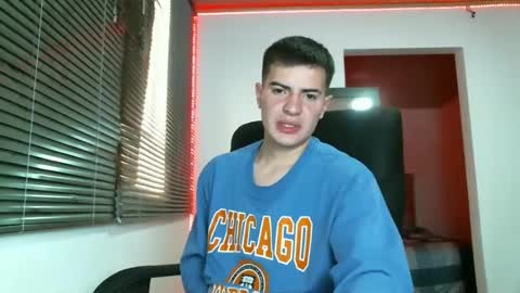 Snapshot of franccesco_699 chatting on February 8, 4:47 pm franccesco_699 online show from February 8, 4:47 pm