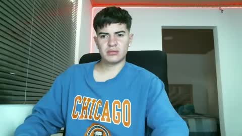Snapshot of franccesco_699 chatting on January 10, 3:48 pm franccesco_699 online show from January 10, 3:48 pm