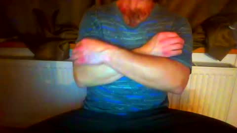Snapshot of frank84848 chatting on December 22, 10:47 pm Frank online show from December 22, 10:47 pm