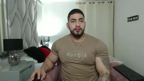 frank_foxx1 online show from October 23, 5:00 am