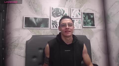 Snapshot of frank_millers chatting on January 31, 1:02 pm Frank online show from January 31, 1:02 pm