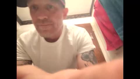Famous Blue Eyes online show from April 21, 10:10 am
