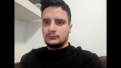 Snapshot of fraromeo2 chatting on December 31, 5:29 pm fraromeo2 online show from December 31, 5:29 pm