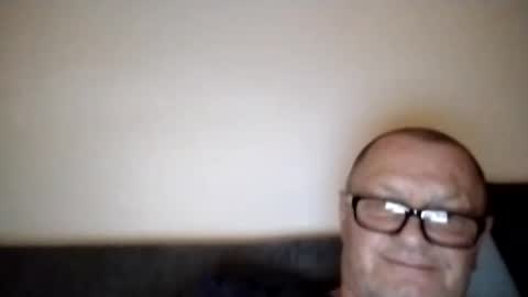Snapshot of frauenfeind1 chatting on February 17, 7:14 am Wolfi online show from February 17, 7:14 am