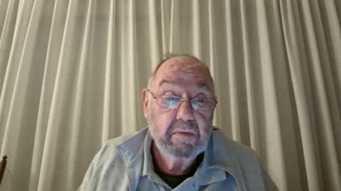 Snapshot of fredaldavid chatting on January 4, 5:05 pm David Fredal online show from January 4, 5:05 pm