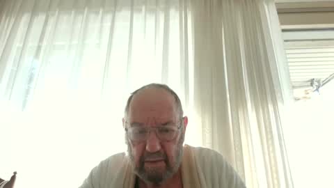 Snapshot of fredaldavid chatting on January 12, 9:40 am David Fredal online show from January 12, 9:40 am