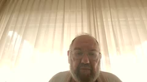 Snapshot of fredaldavid chatting on January 25, 9:47 am David Fredal online show from January 25, 9:47 am