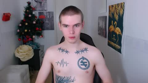 Snapshot of fredd_xanderrs chatting on December 11, 2:32 am fredd_xanderrs online show from December 11, 2:32 am
