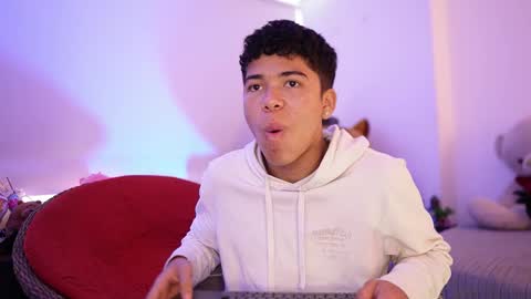 Juan  give it a thumbs up please its important online show from October 17, 11:47 am