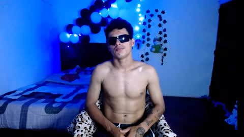 Snapshot of freddy_romans2 chatting on October 18, 3:00 am freddy romans online show from October 18, 3:00 am